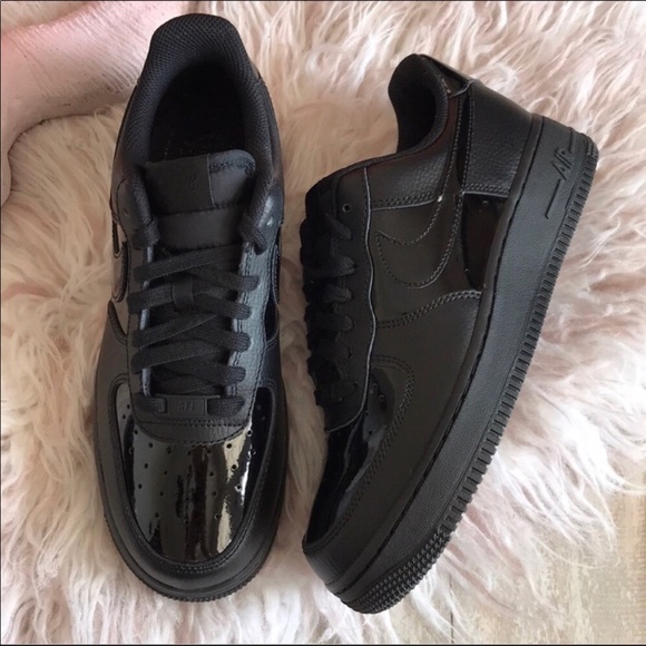 NWT Nike Air Force 1 Triple Black - Picture 3 of 6